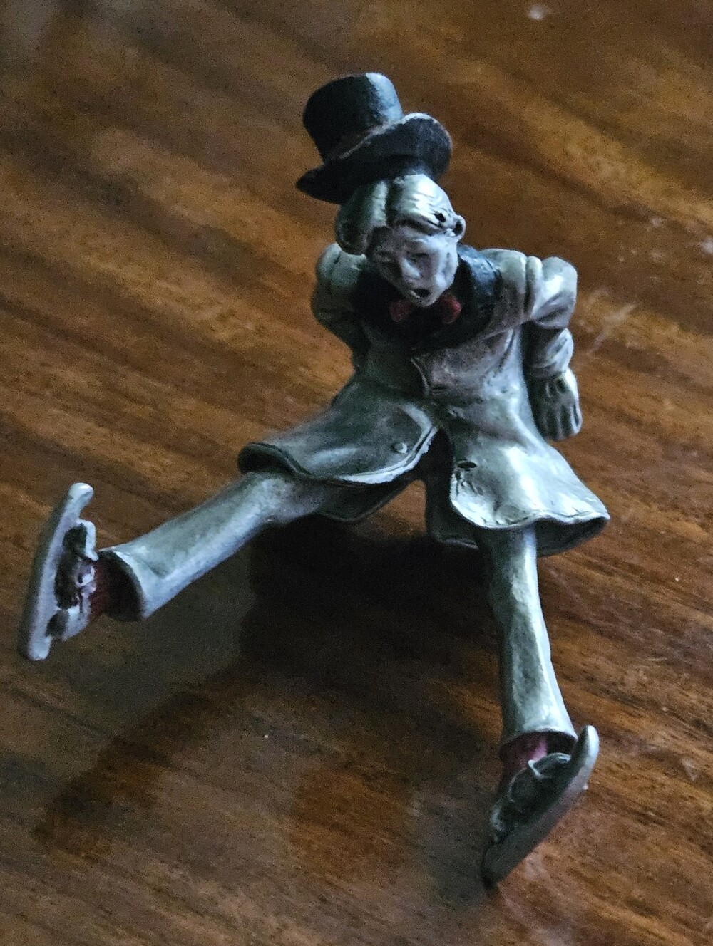 EMILY LA ROCCA HUDSON PEWTER MR BOSWORTH WINTER VILLAGE FIGURINE JENNY OLIVER